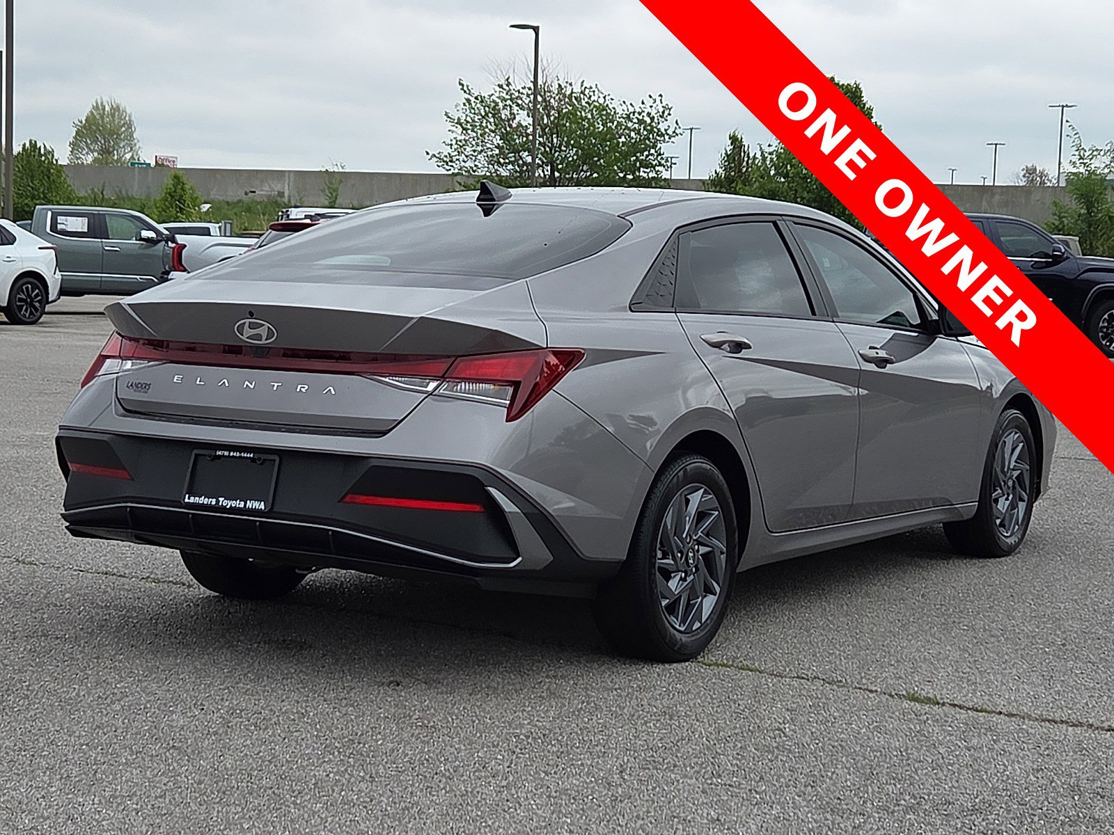 Used 2024 Hyundai Elantra SEL image 5