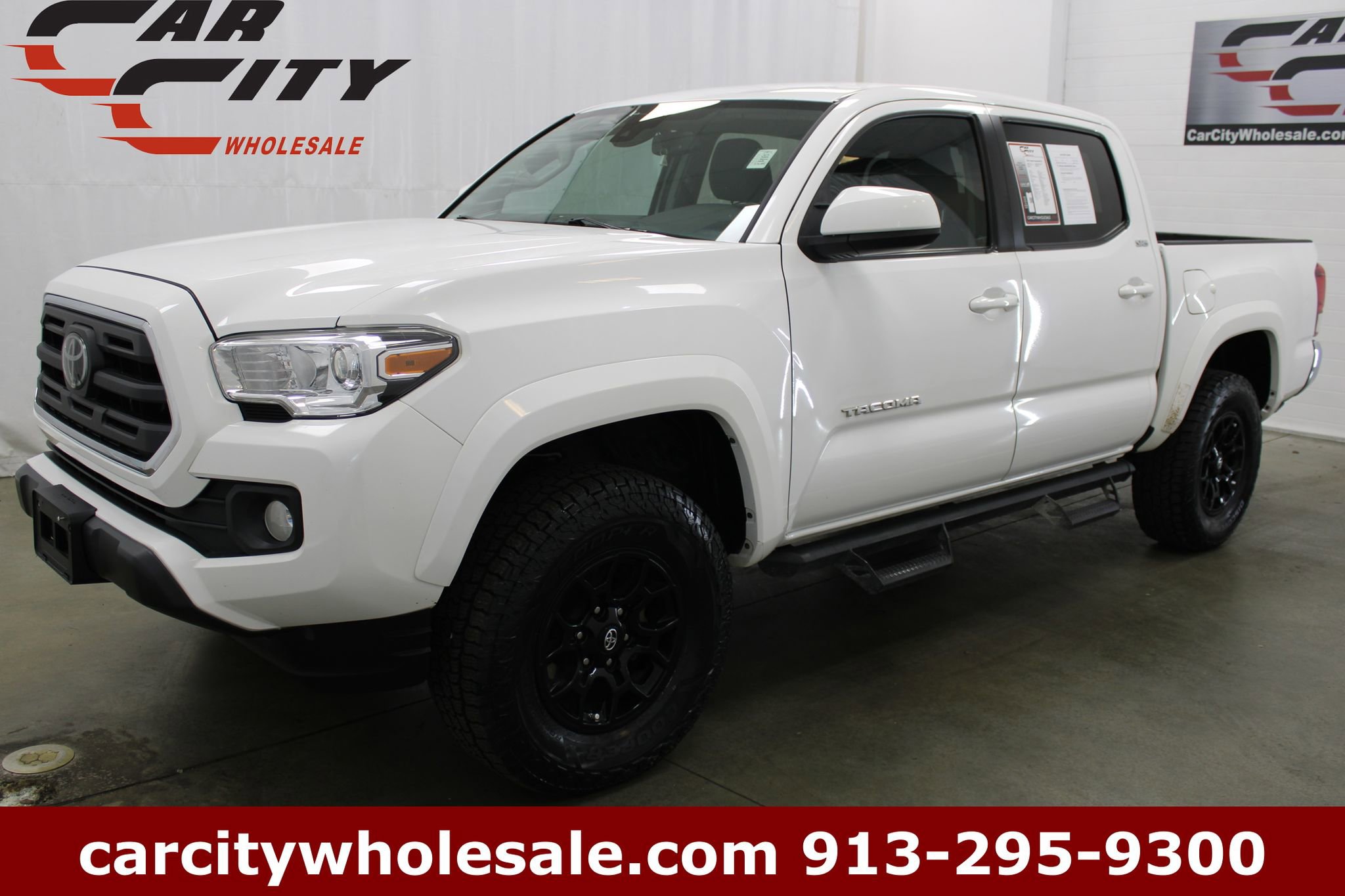 Used 2019 Toyota Tacoma SR5 AWD/4WD image 1