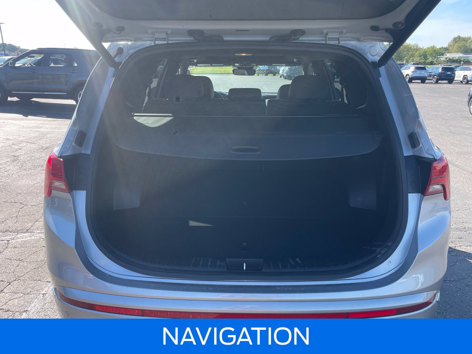 Used 2023 Hyundai Santa Fe Calligraphy AWD/4WD image 7