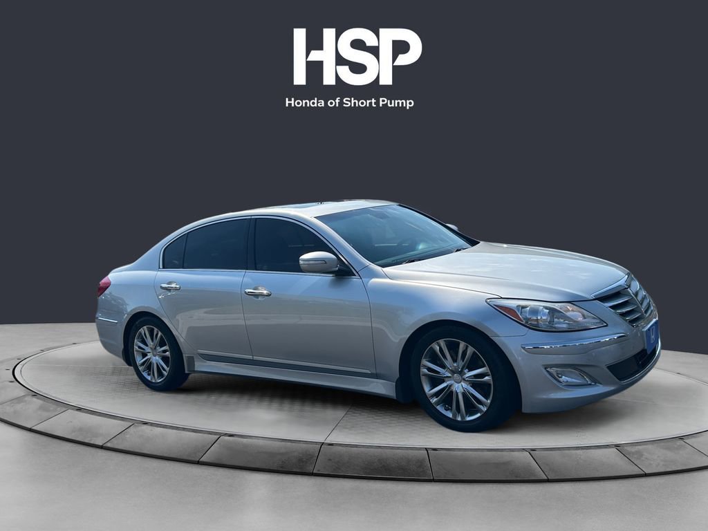 Used 2013 Hyundai Genesis 3.8 w/ Technology Pkg RWD image 7
