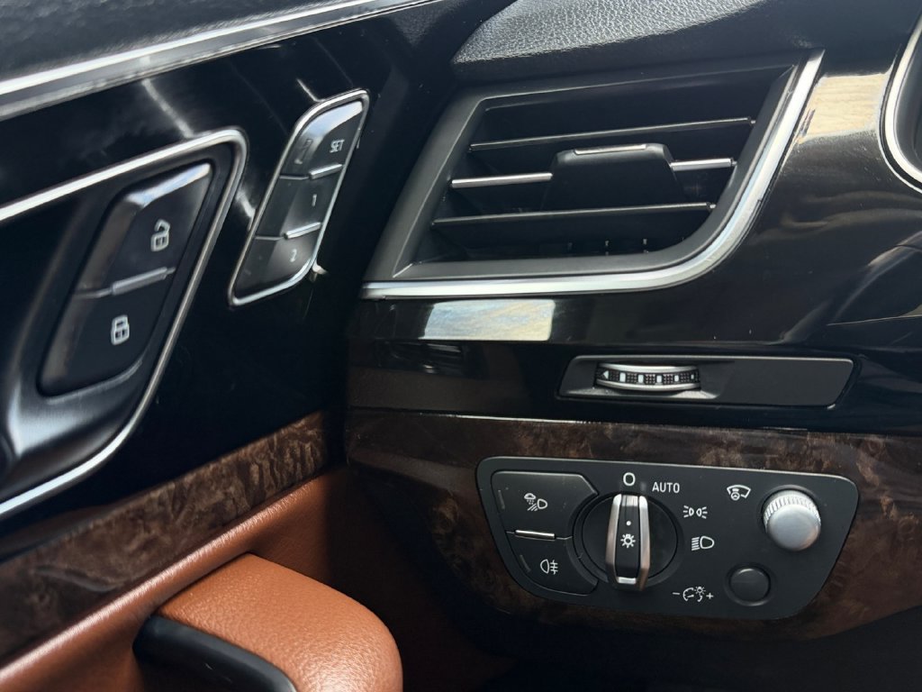 Used 2018 Audi Q7 3.0T Prestige AWD/4WD image 24