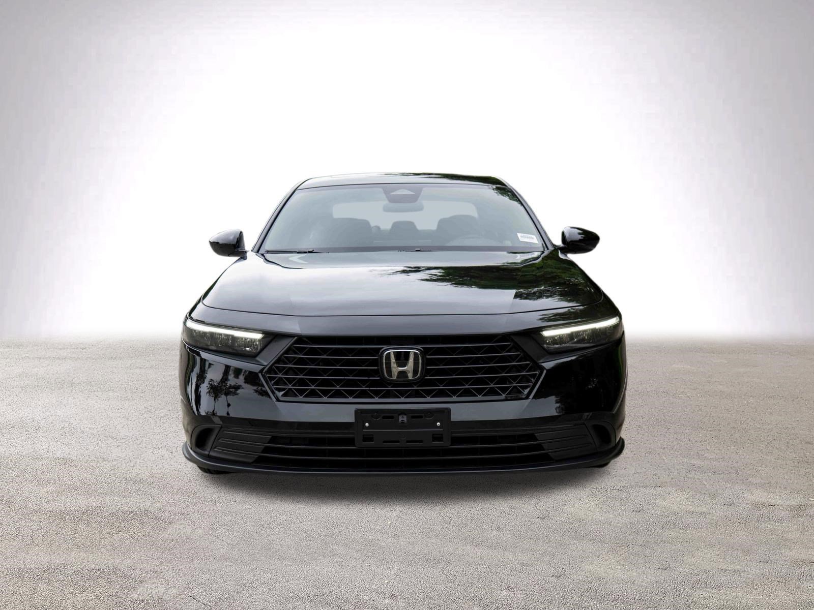 Used 2025 Honda Accord Sport image 3