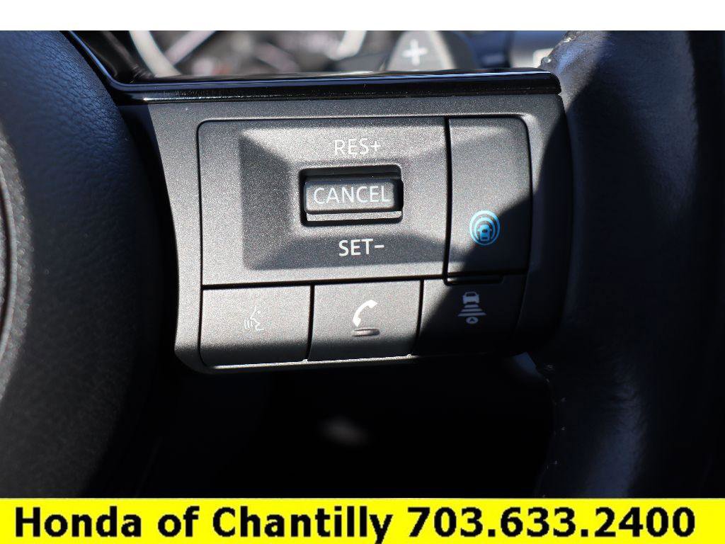 Used 2023 Nissan Rogue SV w/ SV Premium B Package image 11