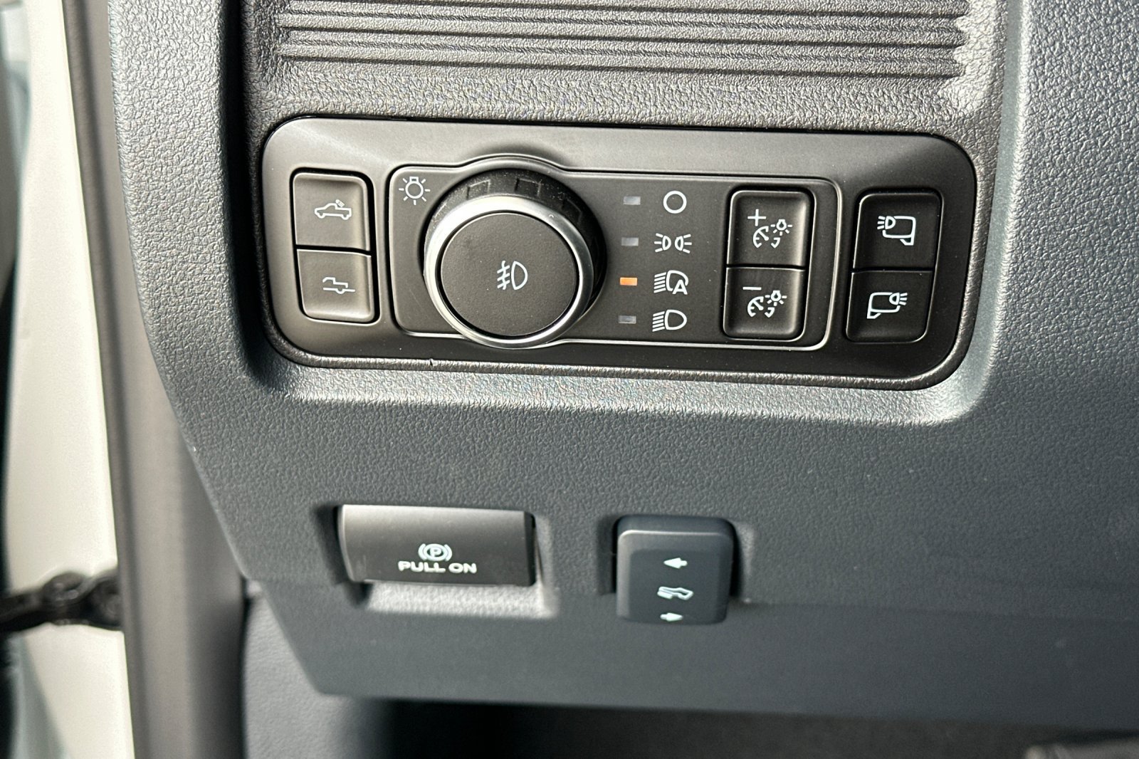 New 2026 Ford F250 Platinum AWD/4WD image 31