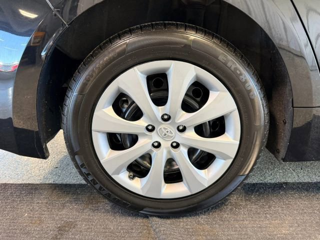 Used 2021 Toyota Corolla LE FWD image 17