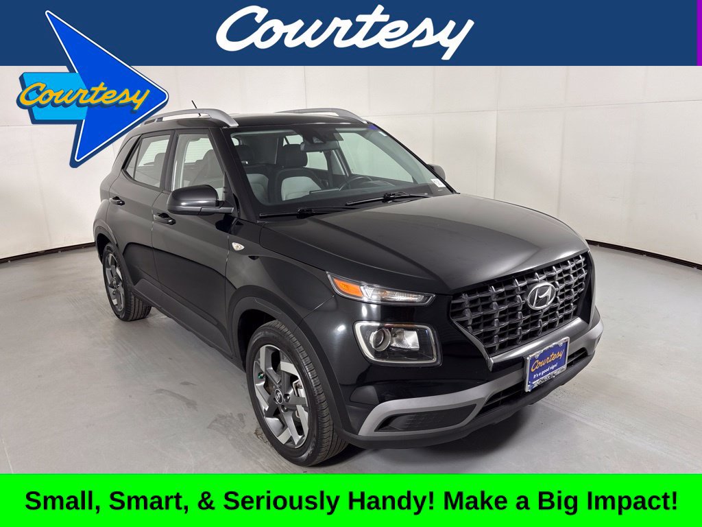 Used 2025 Hyundai Venue SEL FWD image 1