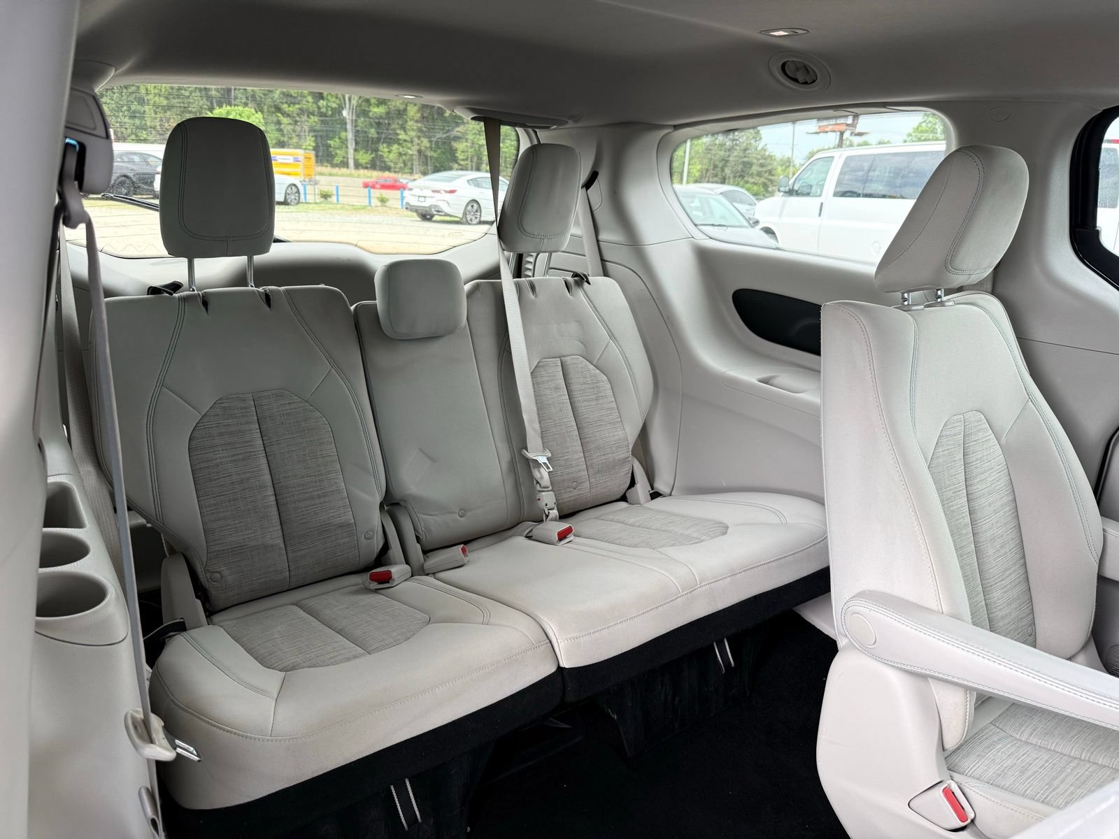 Used 2018 Chrysler Pacifica Touring Plus FWD image 28