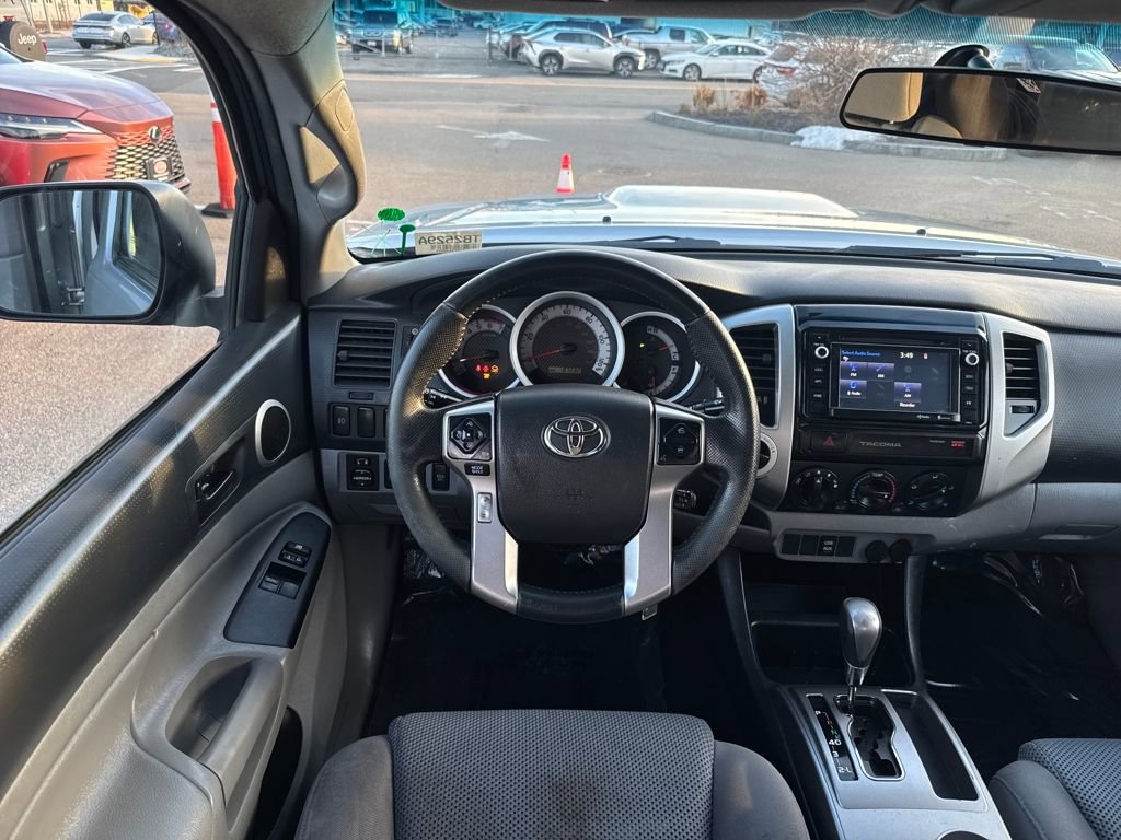 Used 2015 Toyota Tacoma 4x4 Access Cab V6 w/ TRD Sport Package image 13