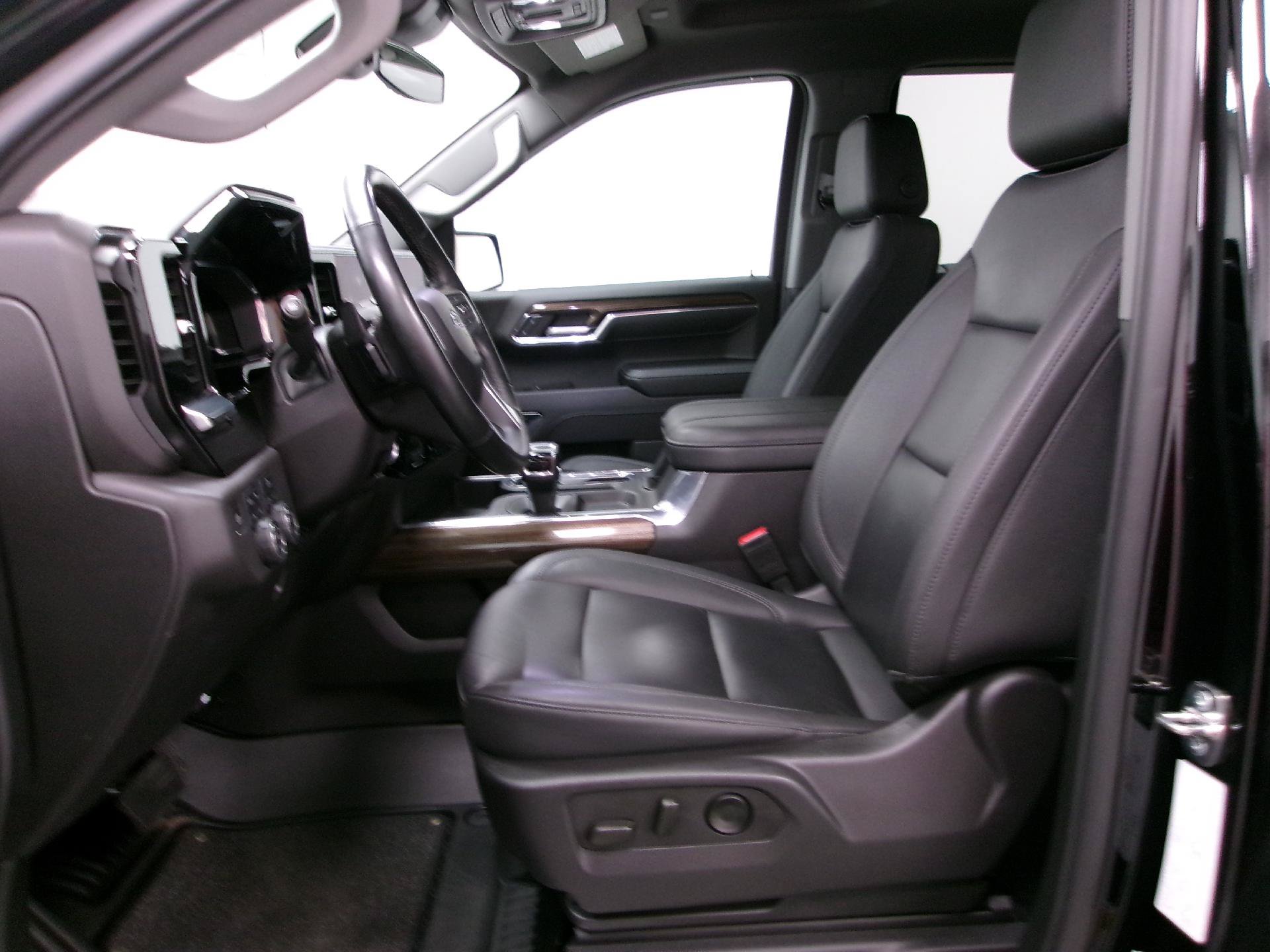 Used 2024 Chevrolet Silverado 1500 RST w/ Convenience Package II AWD/4WD image 7