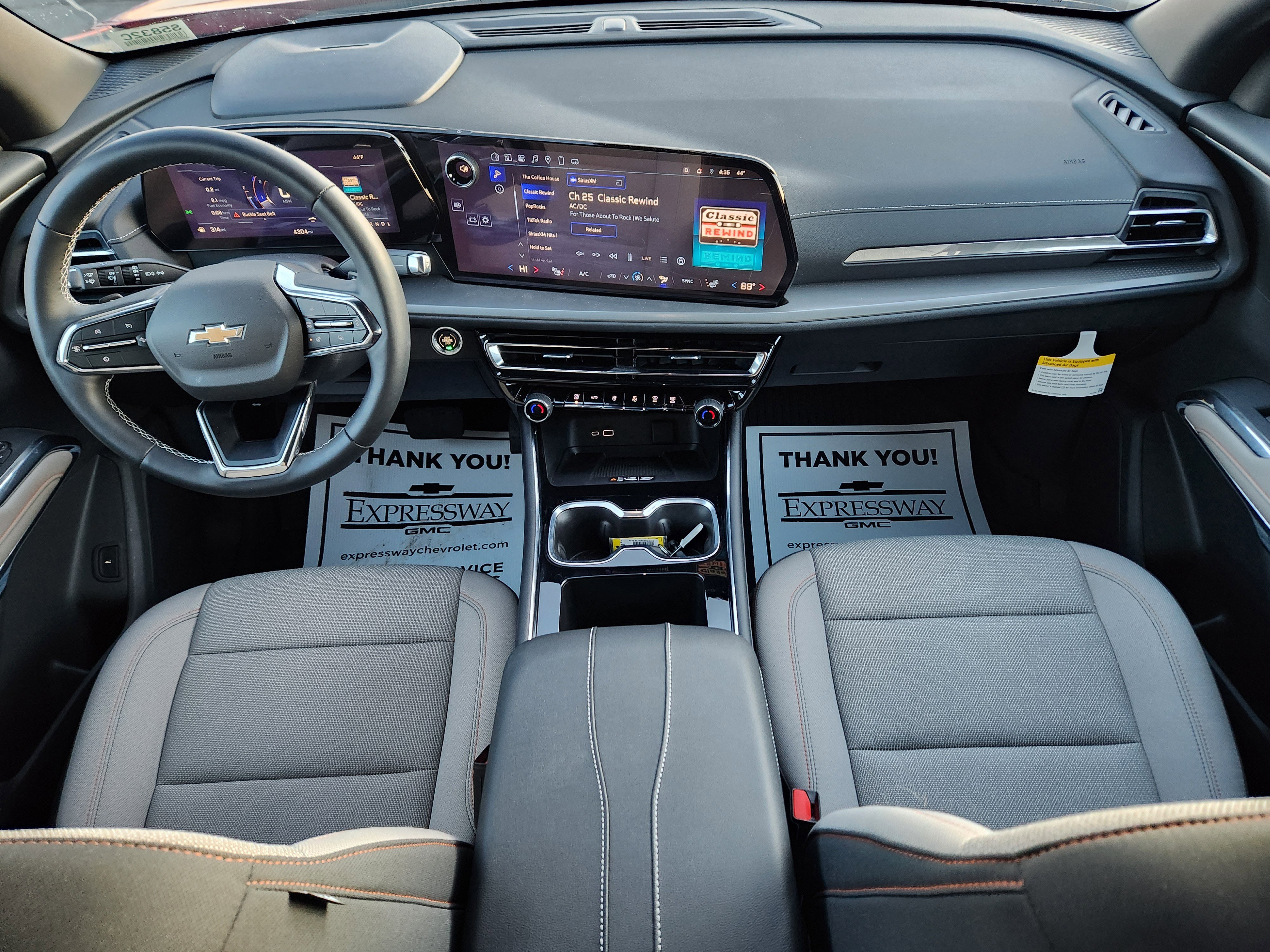 New 2025 Chevrolet Traverse LT w/ LPO, Floor Liner Package image 11