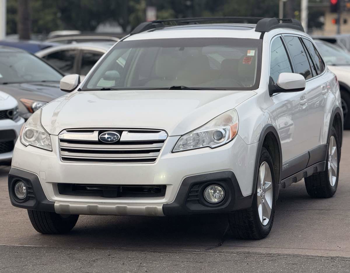 Used 2014 Subaru Outback 2.5i Limited image 4