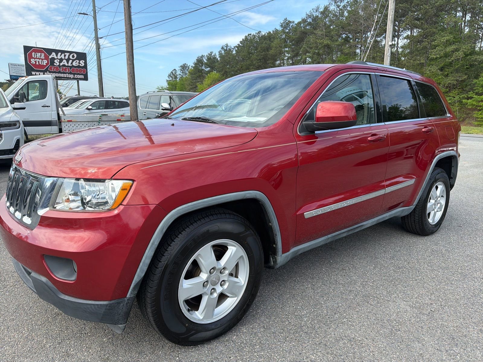 Used 2011 Jeep Grand Cherokee Laredo RWD image 1