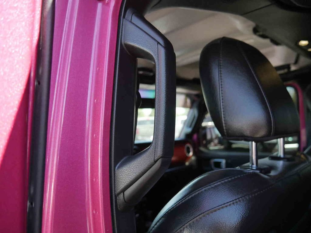 Used 2021 Jeep Wrangler Unlimited Rubicon AWD/4WD image 17