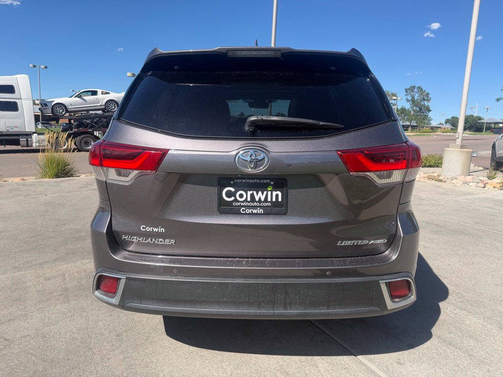 Used 2019 Toyota Highlander Limited Platinum AWD/4WD image 7