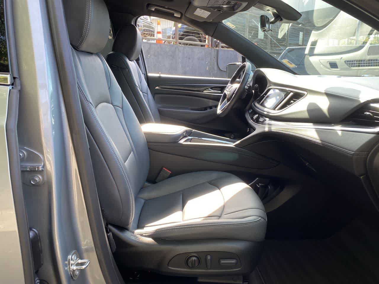 Used 2023 Buick Enclave Essence w/ Experience Buick Package AWD/4WD image 18