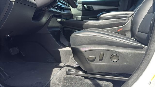 Used 2025 Buick Enclave Preferred image 13