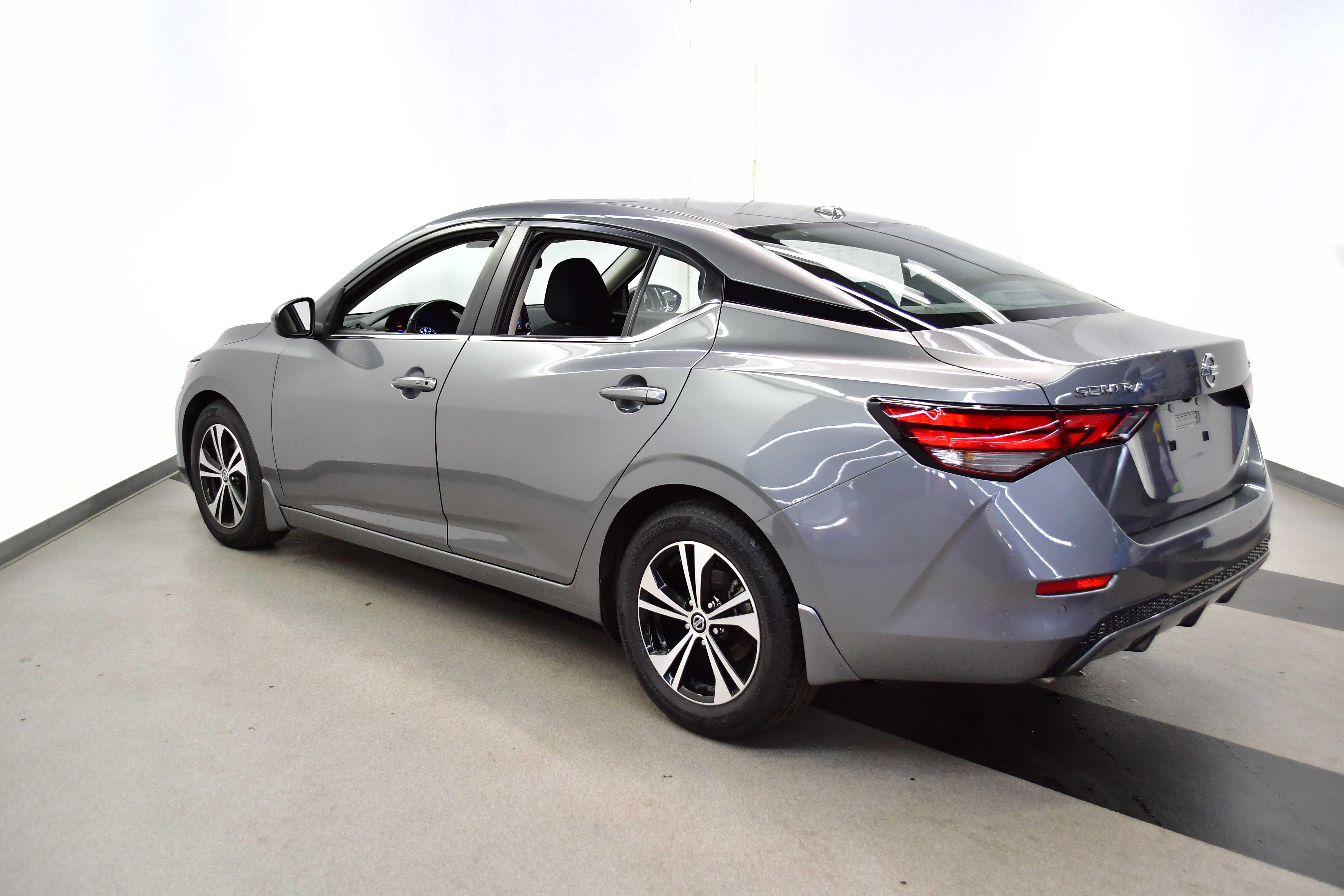 Used 2023 Nissan Sentra SV w/ All-Weather Package FWD image 5