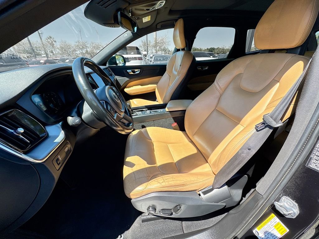 Used 2018 Volvo XC60 T6 Momentum w/ Vision Package AWD/4WD image 22