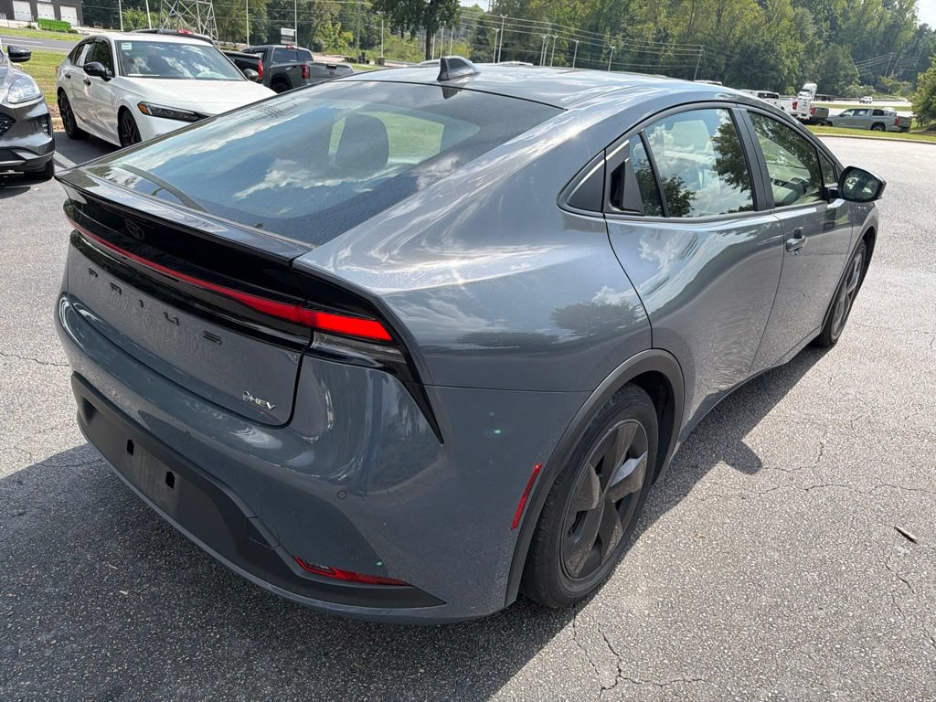 Used 2025 Toyota Prius LE FWD image 5