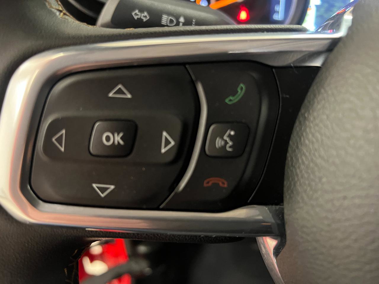 Used 2025 Jeep Wrangler Unlimited Sahara image 28