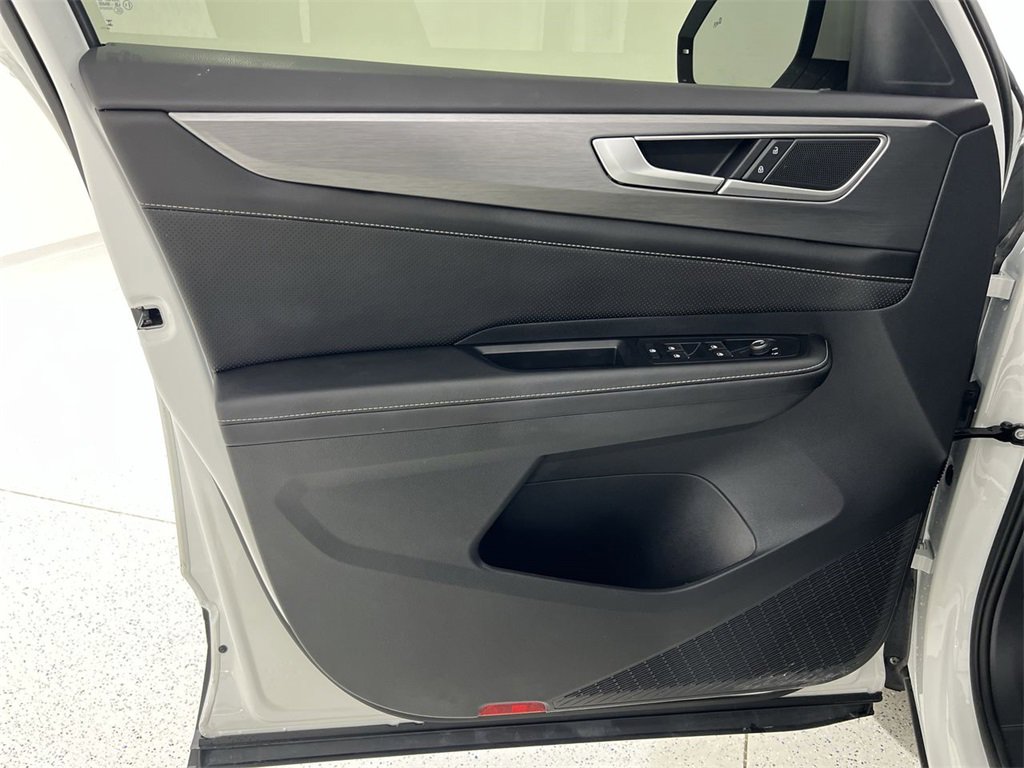 Used 2025 Volkswagen Atlas Cross Sport SE image 20