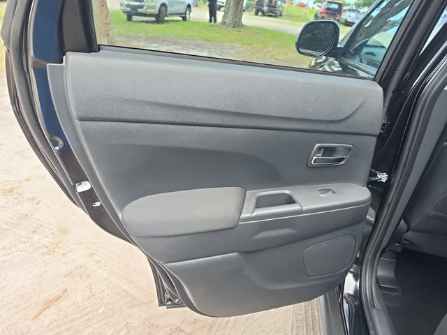 Used 2025 Mitsubishi Outlander Sport ES AWD/4WD image 13