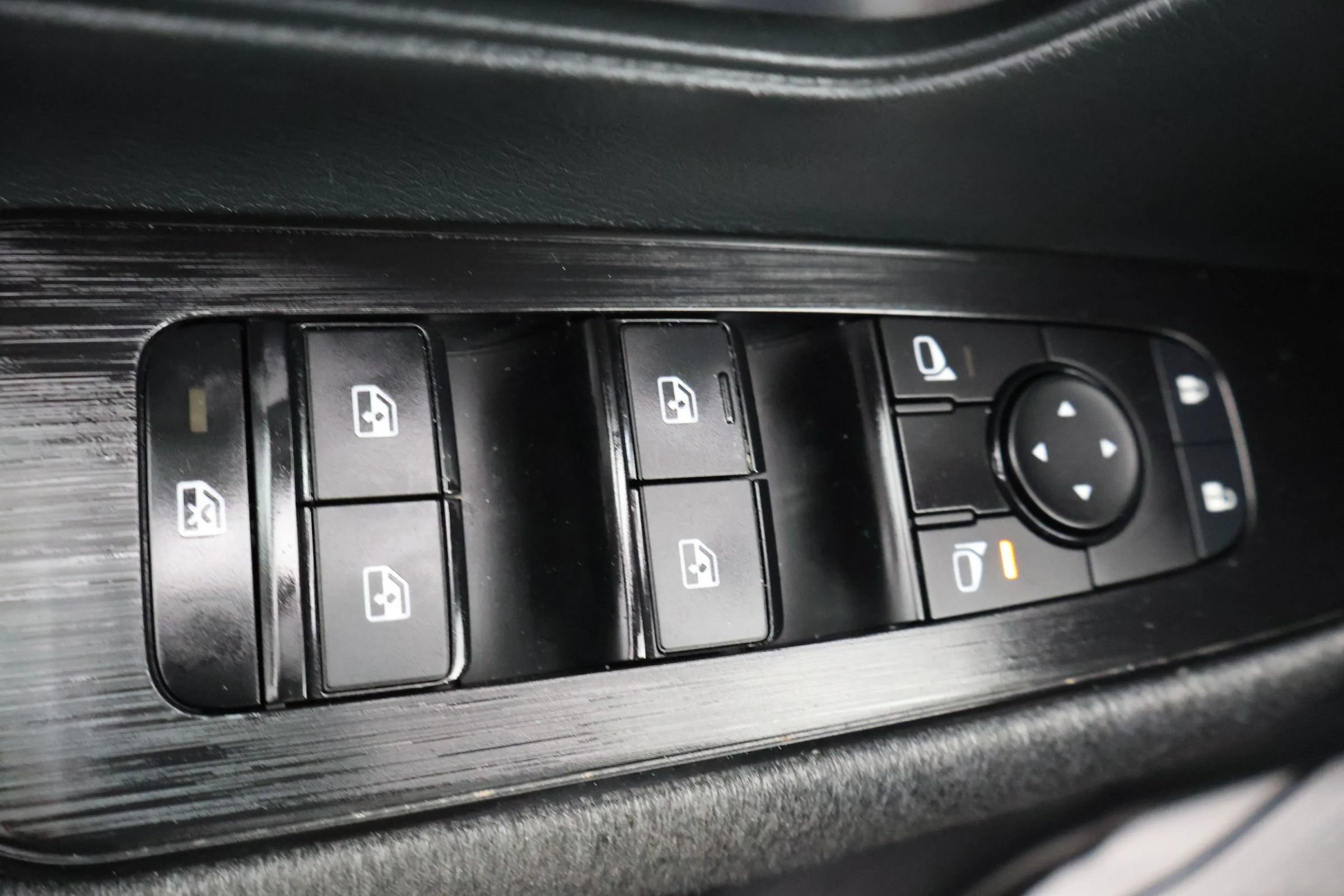 Used 2025 Nissan Kicks SV FWD image 18