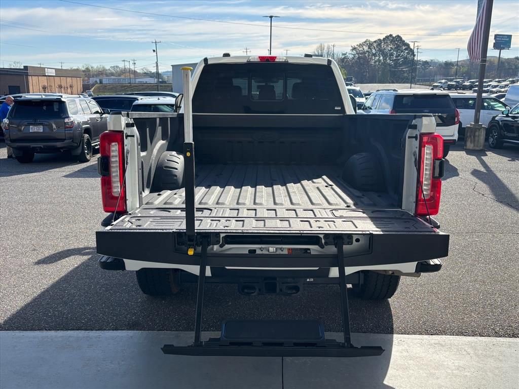 Used 2024 Ford F250 Lariat w/ Lariat Ultimate Package image 3