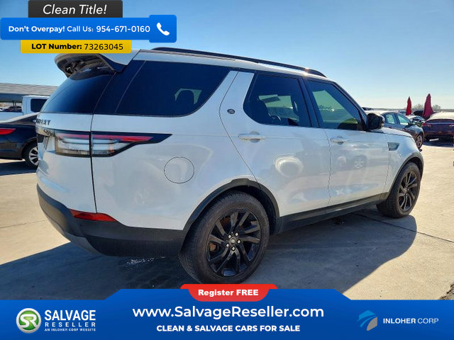 Used 2017 Land Rover Discovery SE image 4