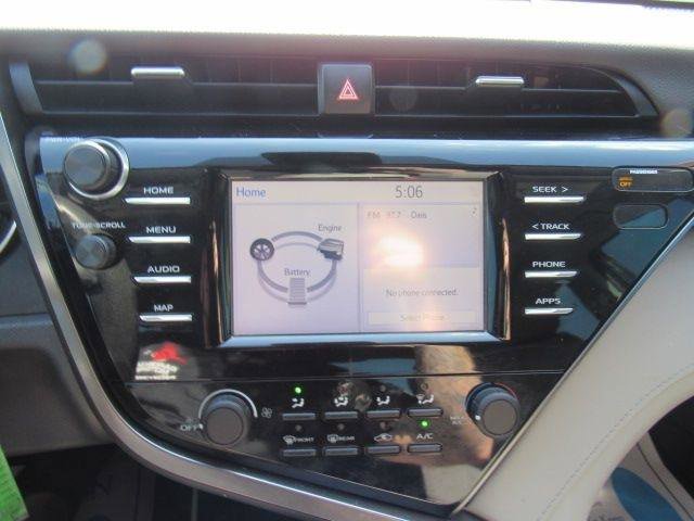 Used 2020 Toyota Camry LE image 18