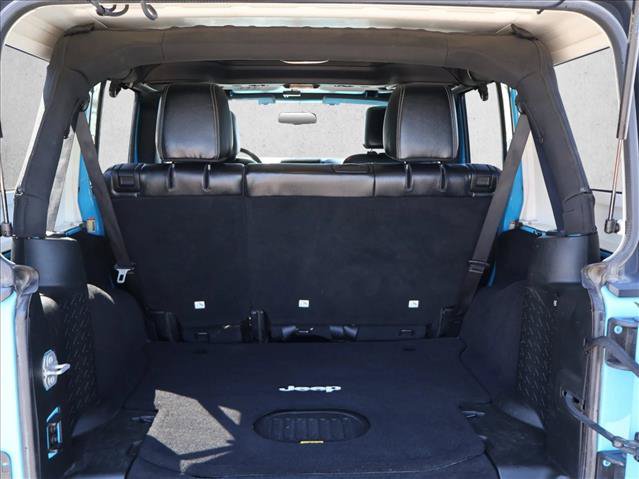 Used 2017 Jeep Wrangler Unlimited Sahara w/ Connectivity Group AWD/4WD image 6
