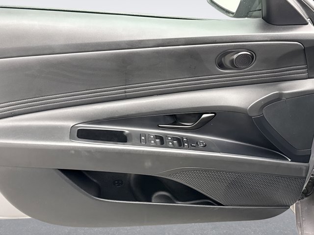Used 2025 Hyundai Elantra Sport image 9
