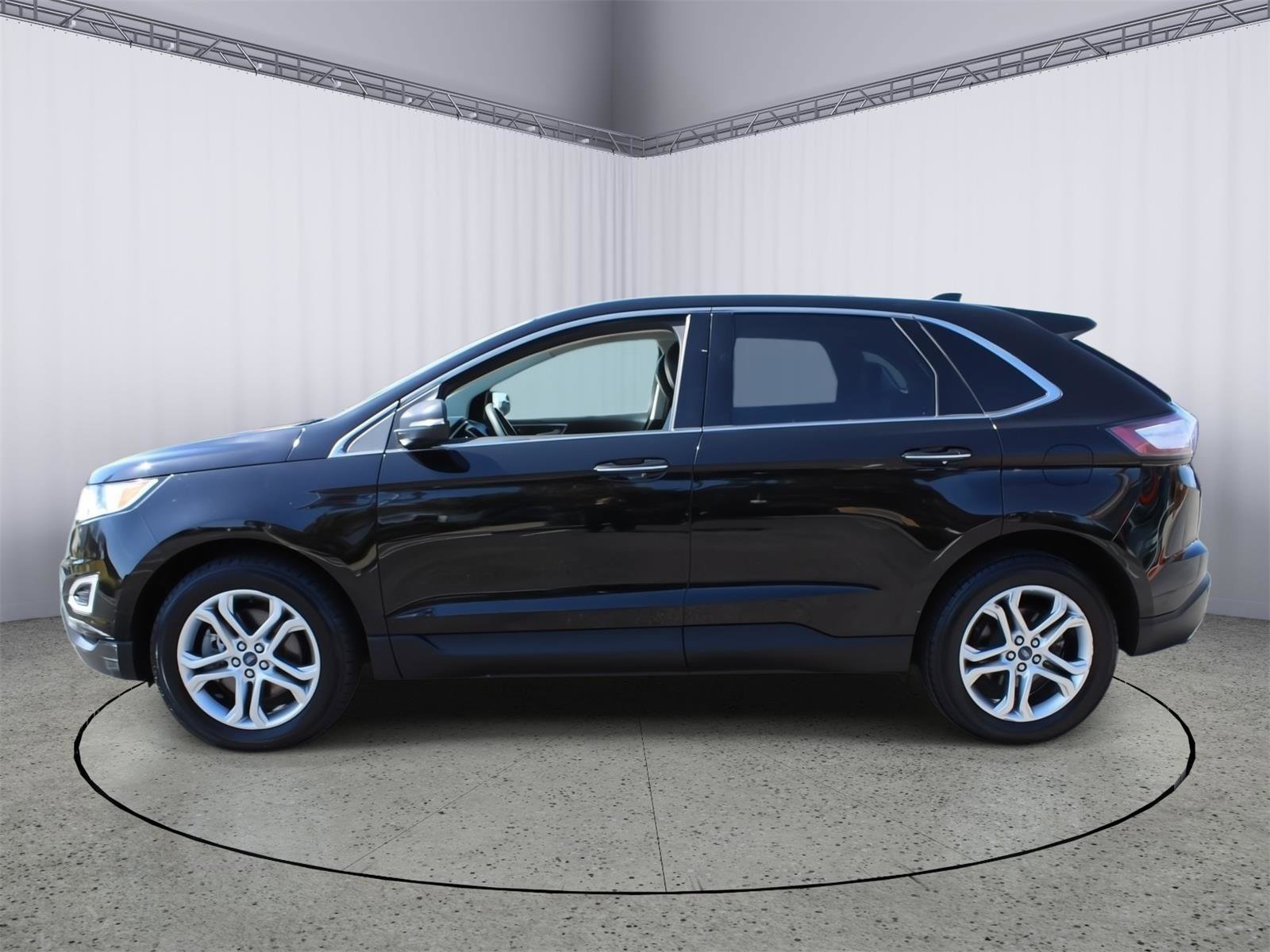 Used 2017 Ford Edge Titanium image 4