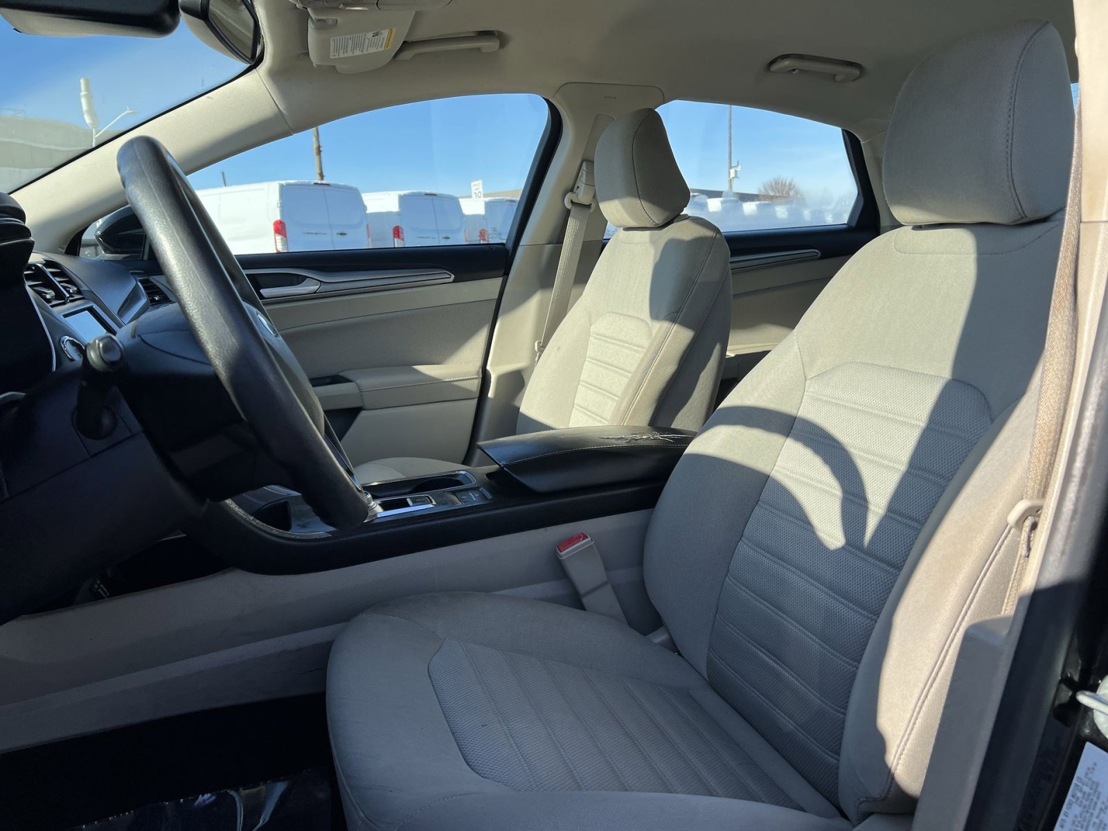 Used 2020 Ford Fusion SE image 13