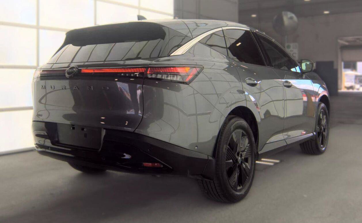 Used 2025 Nissan Murano SV w/ Cargo Package AWD/4WD image 2