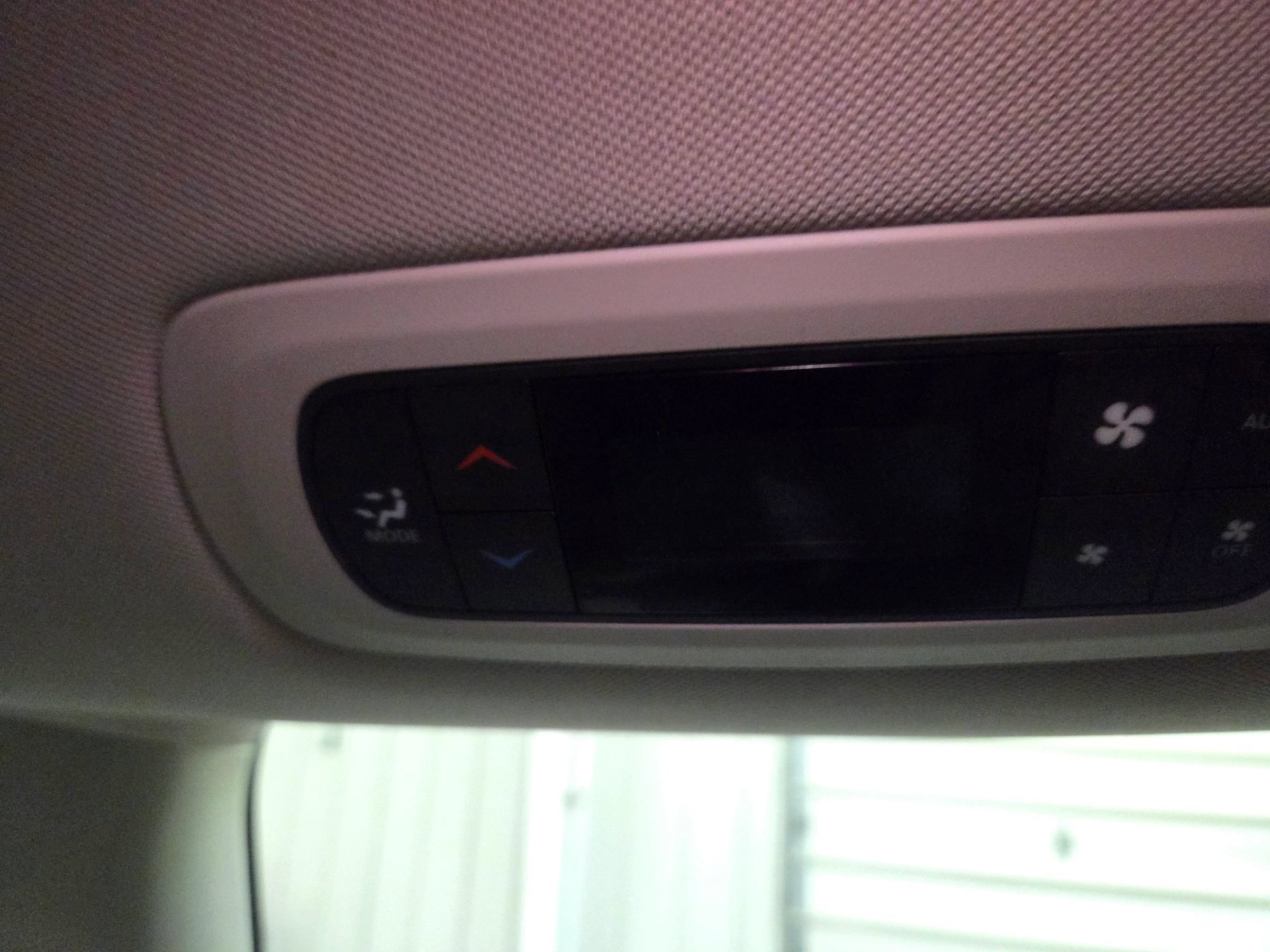 Used 2018 Chrysler Pacifica Touring-L Plus FWD image 39