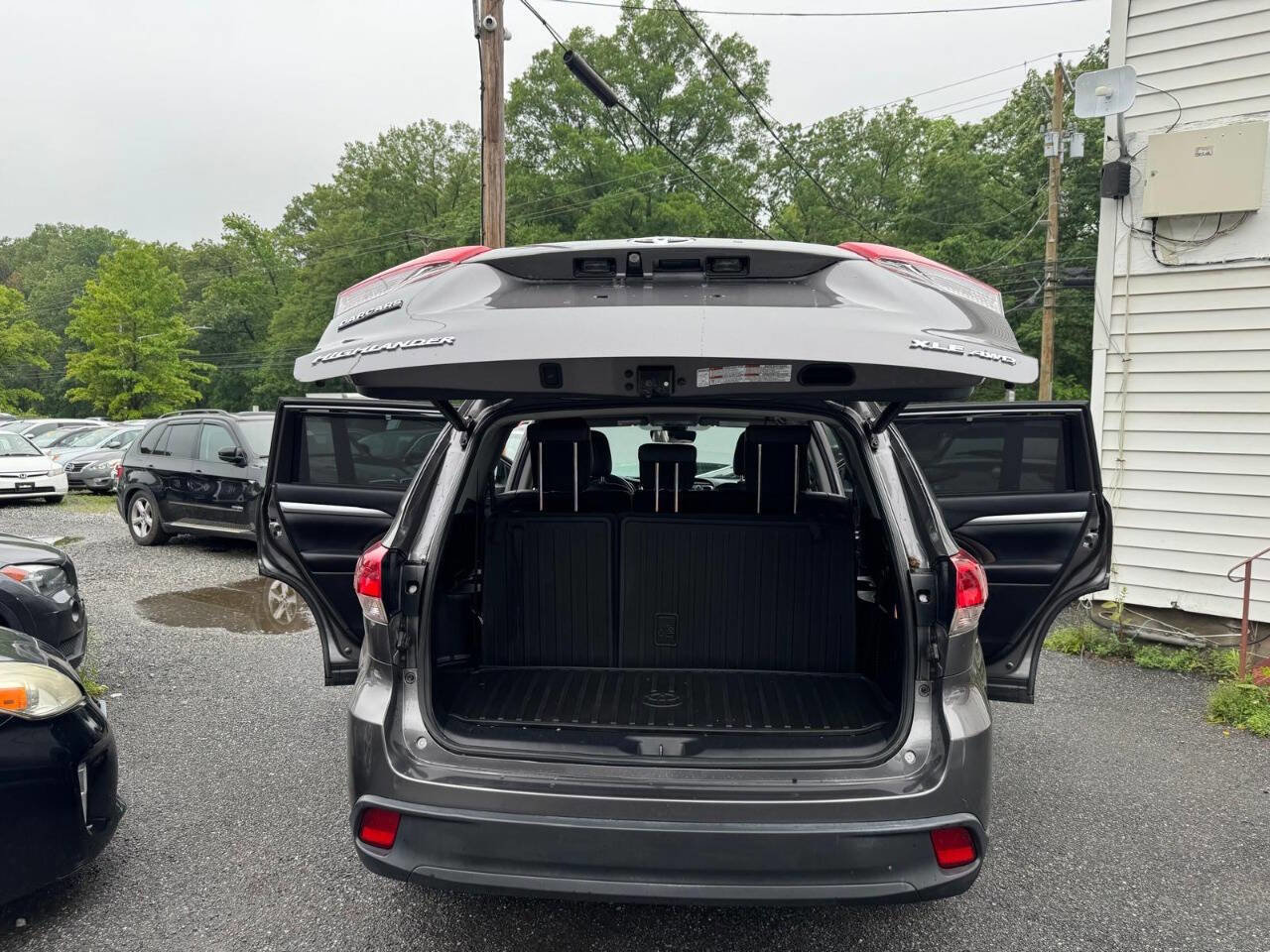 Used 2019 Toyota Highlander XLE image 13