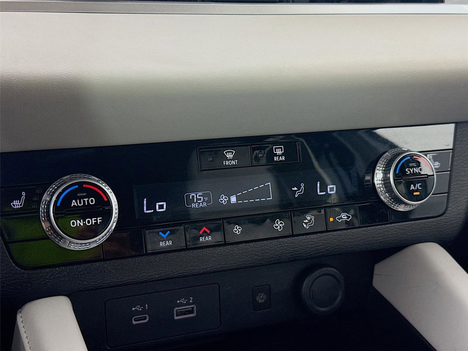 Used 2023 Mitsubishi Outlander SEL image 13