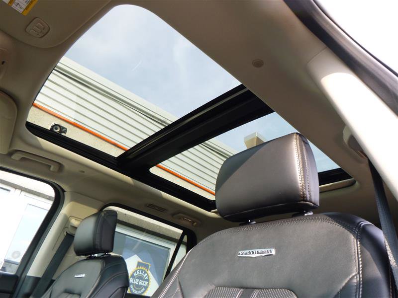 Used 2020 Ford Expedition Platinum AWD/4WD image 18