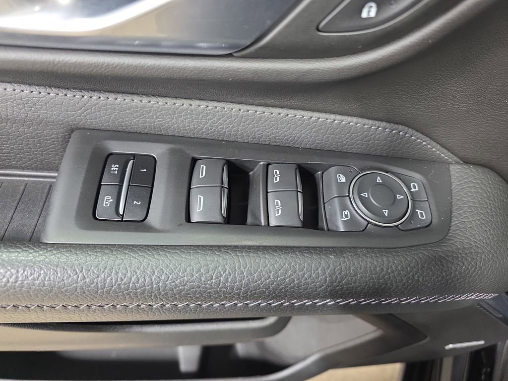 Used 2022 GMC Yukon XL Denali image 32