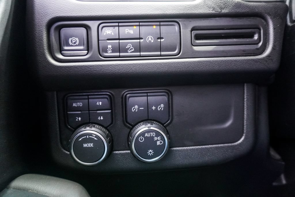 Used 2024 Chevrolet Tahoe Z71 AWD/4WD image 19