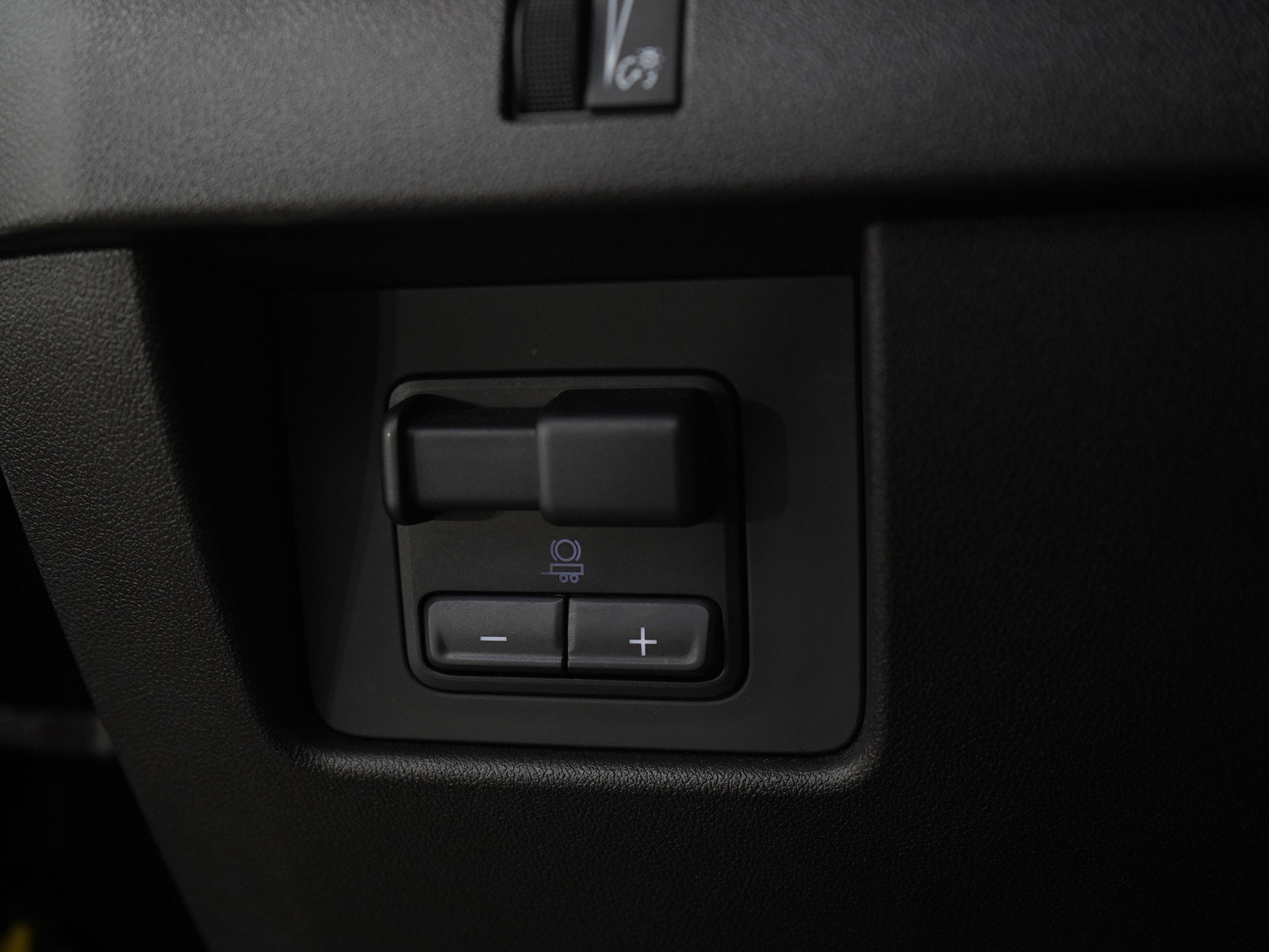 Used 2024 GMC Canyon AT4 w/ Technology Package AWD/4WD image 26