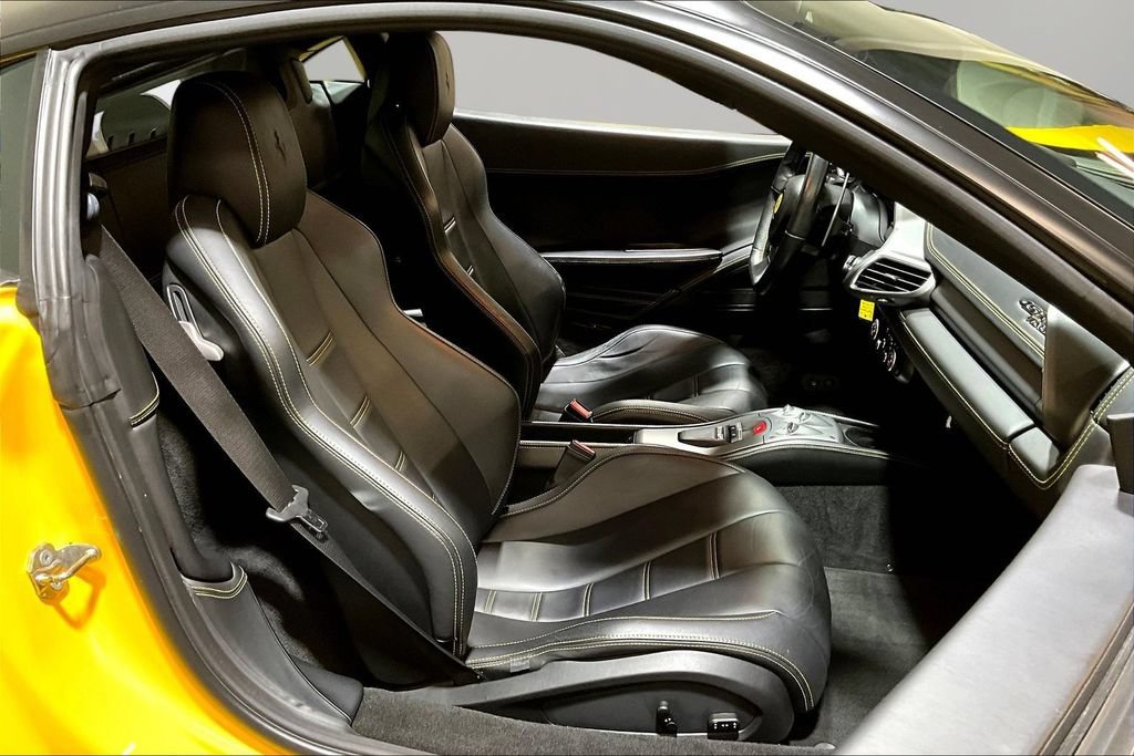 Used 2013 Ferrari 458 Italia Coupe RWD image 22