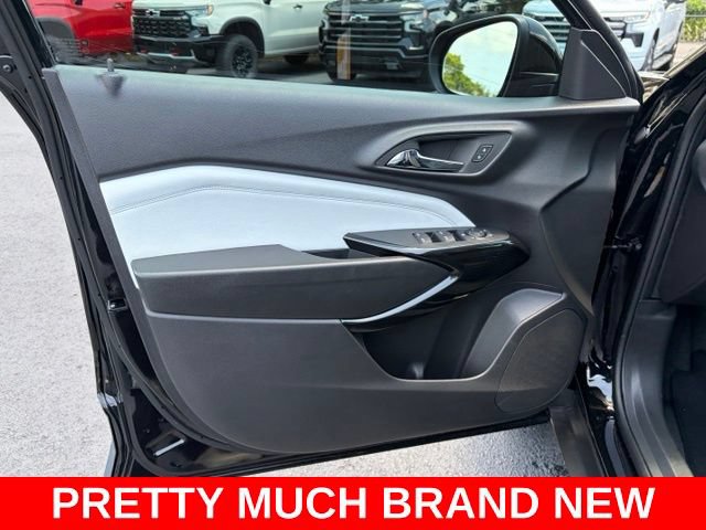 Certified 2026 Chevrolet Trax LT w/ LT Convenience Package FWD image 12