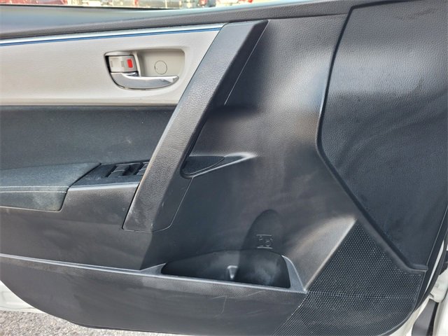 Used 2015 Toyota Corolla LE image 20