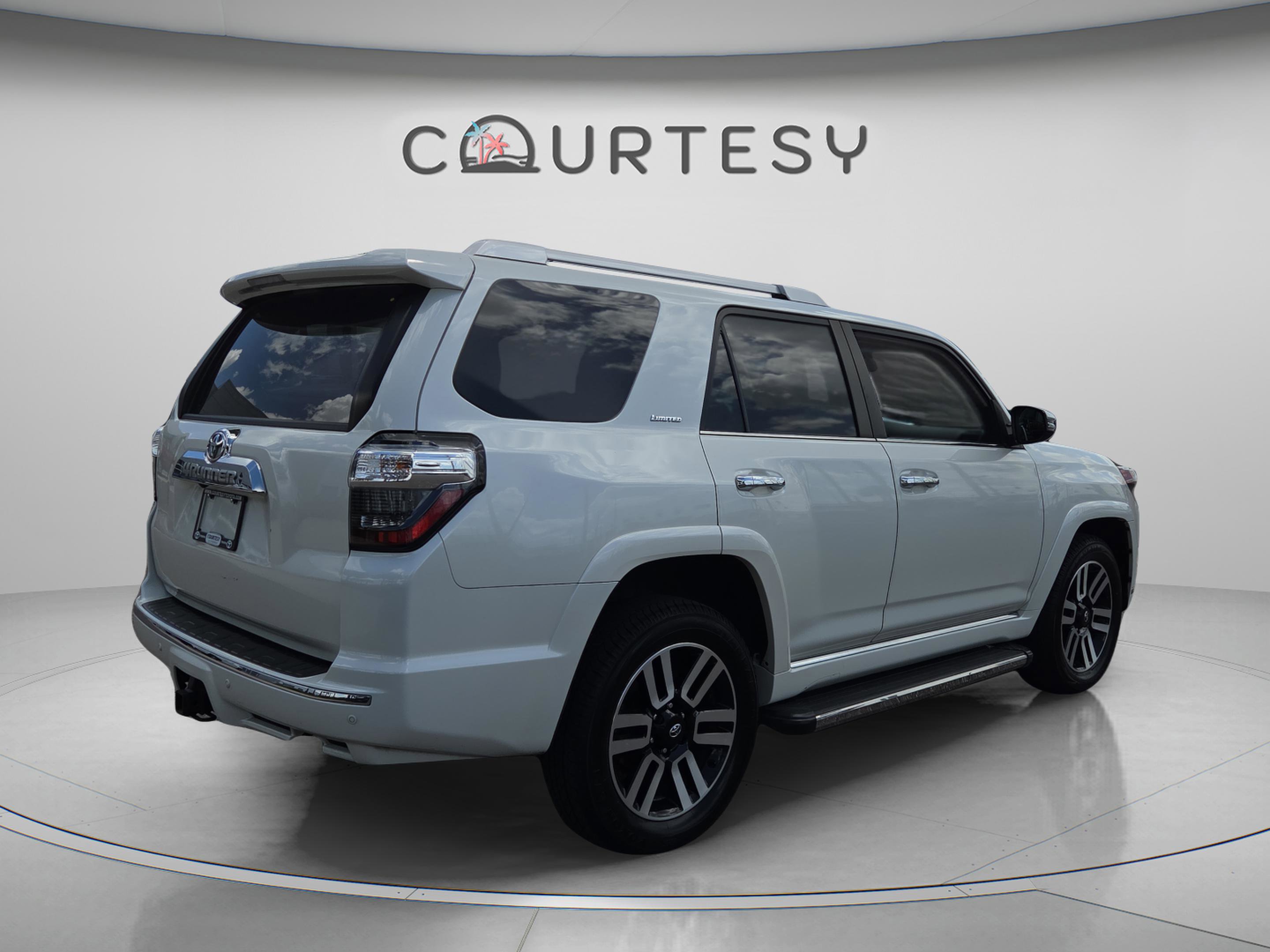 Certified 2022 Toyota 4Runner Limited AWD/4WD image 5