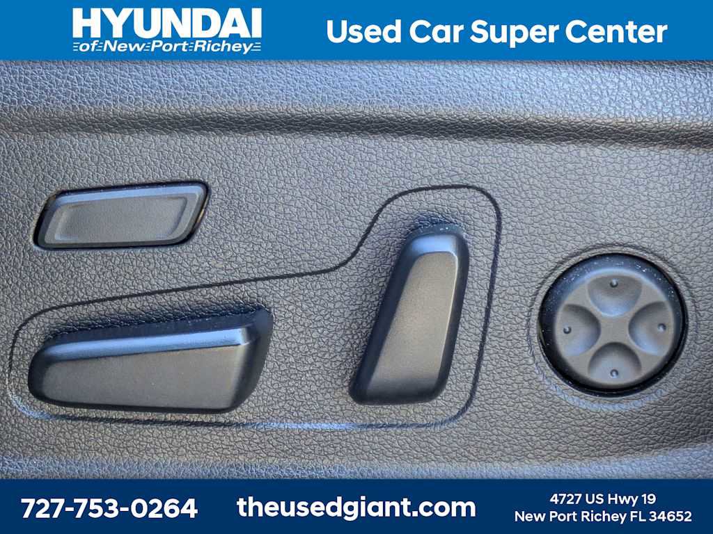 Used 2022 Hyundai Santa Fe Limited AWD/4WD image 25