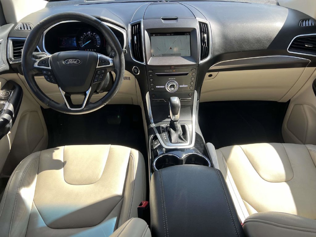 Used 2018 Ford Edge Titanium w/ Ford Safe & Smart Package AWD/4WD image 17