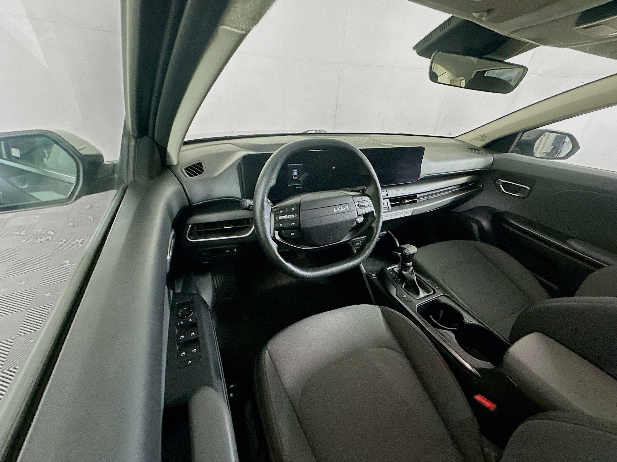 Used 2025 Kia K4 LXS image 18