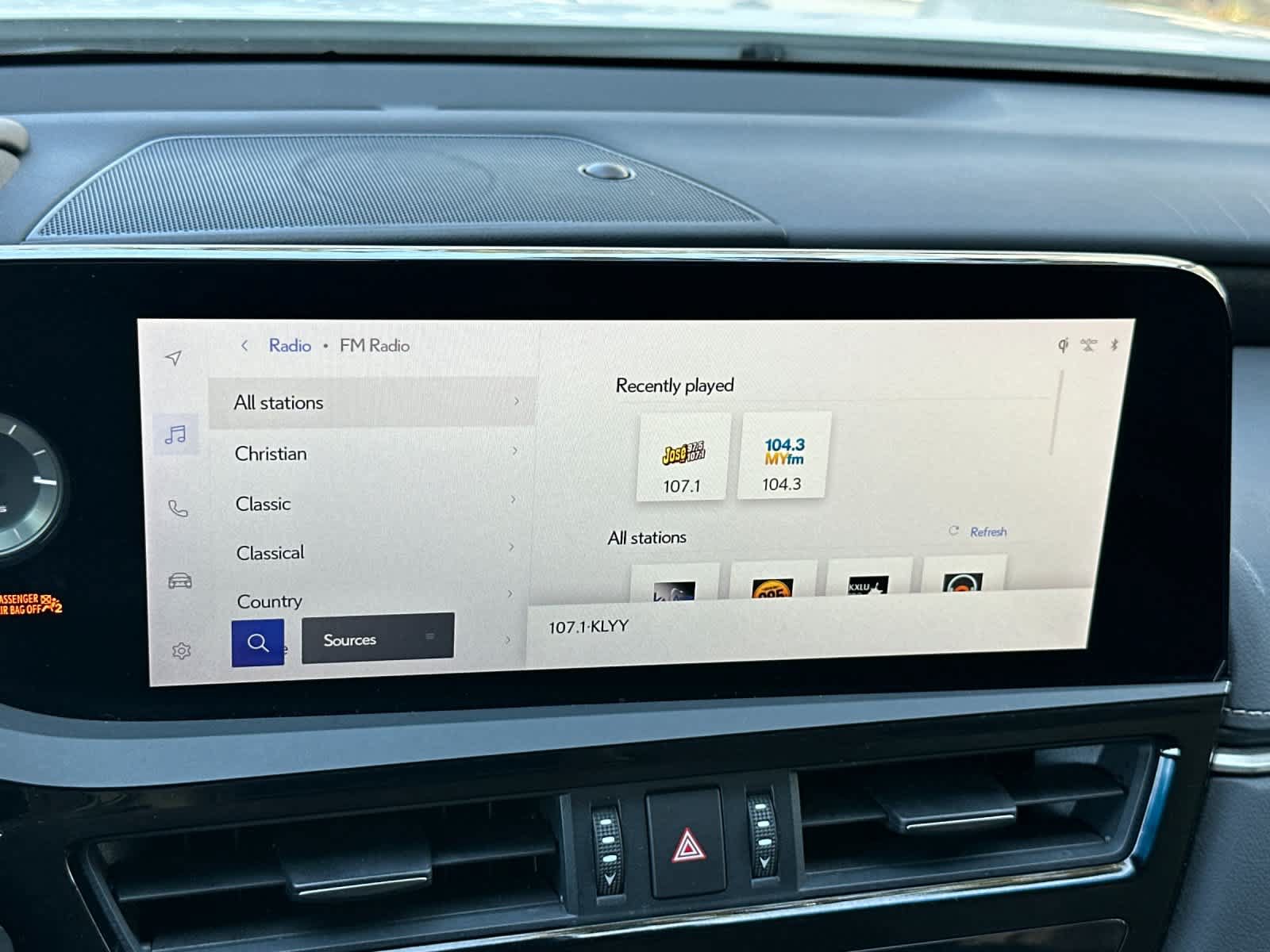 Used 2024 Lexus ES 300h w/ Premium Package FWD image 17